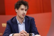六爻详解人工智能实验室Mistral将推出其首款推理模型，挑战 OpenAI
