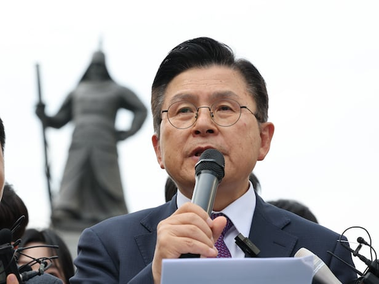 韩媒：韩(🆓)国无党派总统候选人黄教安宣布退选，支持执政党候选人(🏒)金文洙